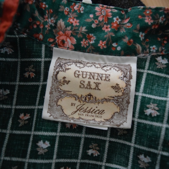 XS 70s Gunne Sax Midi Dress Green and red floral print Side Ties - Picture 3 of 10